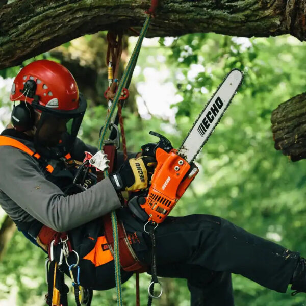 12 in. 26.9 cc Gas 2-Stroke Cycle Chainsaw with Top Handle - Image 4