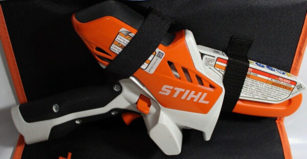 STIHL GTA 26 PRUNER CHAINSAW W/CARRYING CASE, BATTERY AND CHARGER. - Image 5